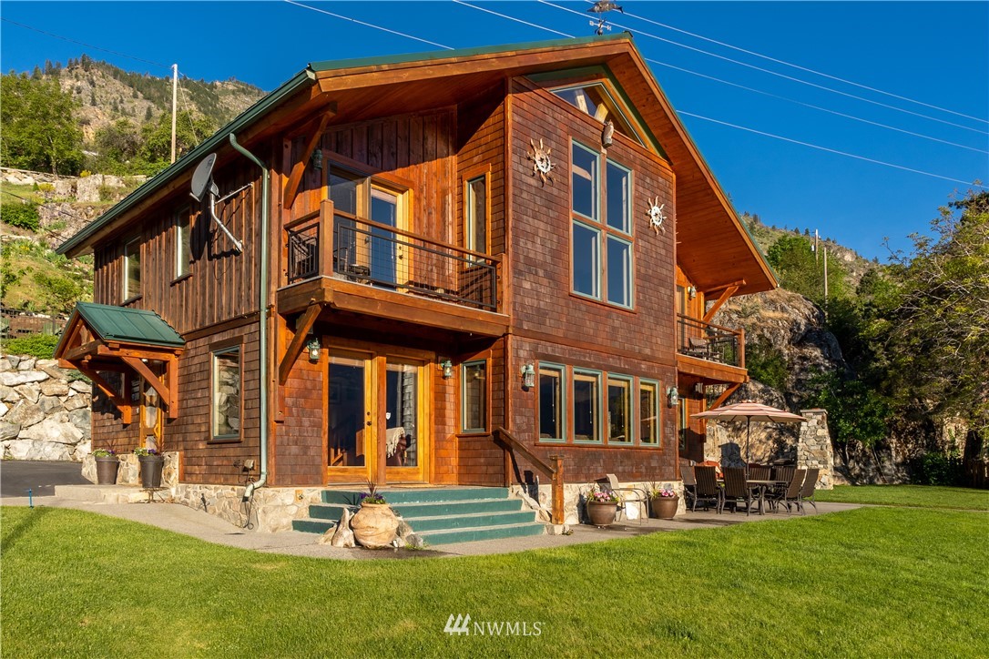 16048 South Lakeshore Road Chelan, WA 98816 - Photo 3 of 25 Gallery Image 3