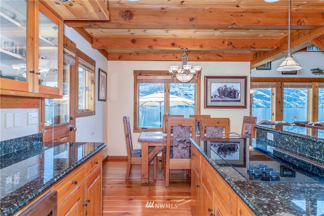 16048 South Lakeshore Road Chelan, WA 98816 - Photo 8 of 25 Gallery Image 8
