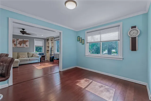 a view of livingroom with furniture and windows