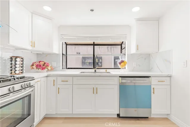 $898,000 | 500 North Moore Avenue, Unit E, Monterey Park, CA 91754