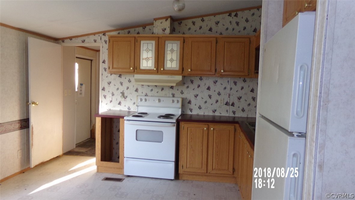 620 Roundabout Road Newtown, VA 23126 - Photo 7 of 18