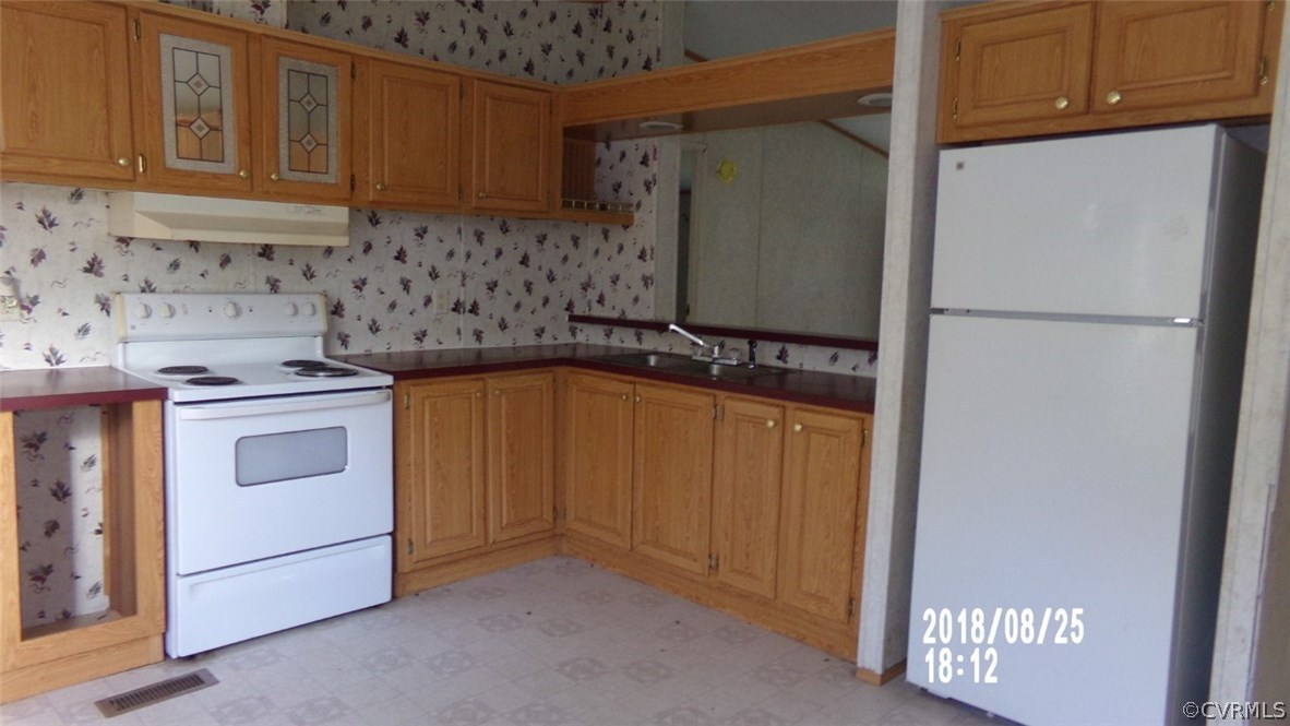 620 Roundabout Road Newtown, VA 23126 - Photo 8 of 18