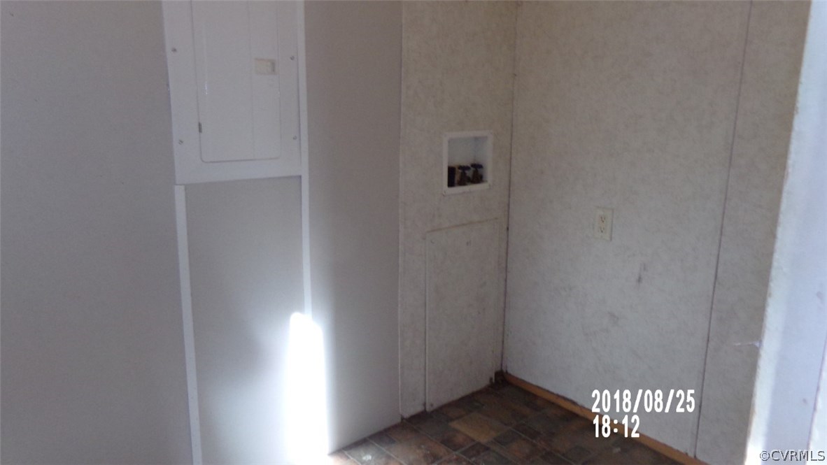 620 Roundabout Road Newtown, VA 23126 - Photo 9 of 18