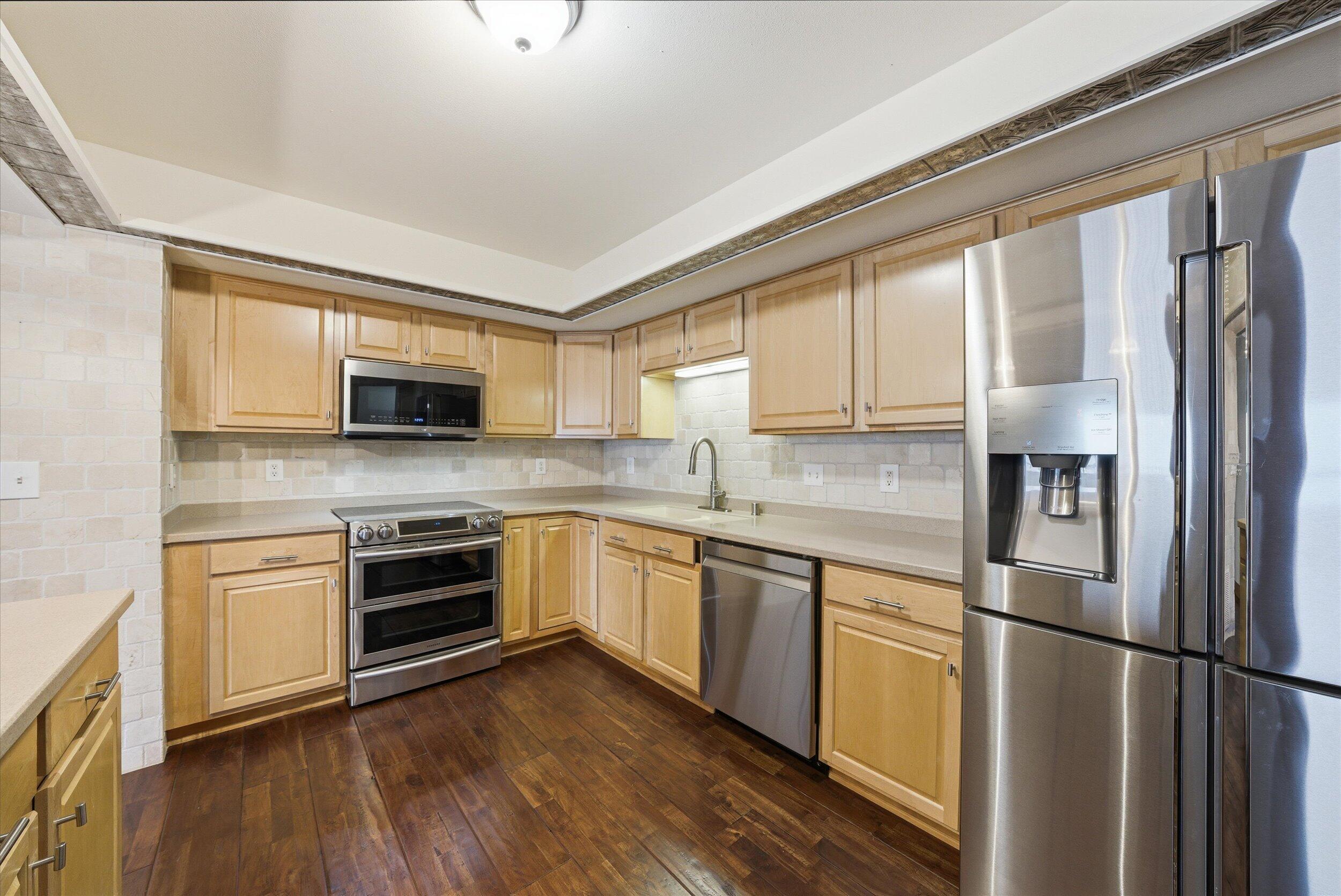 415 Lake Street, Unit 701 Port Washington, WI 53074 - Photo 12 of 31 Kitchen