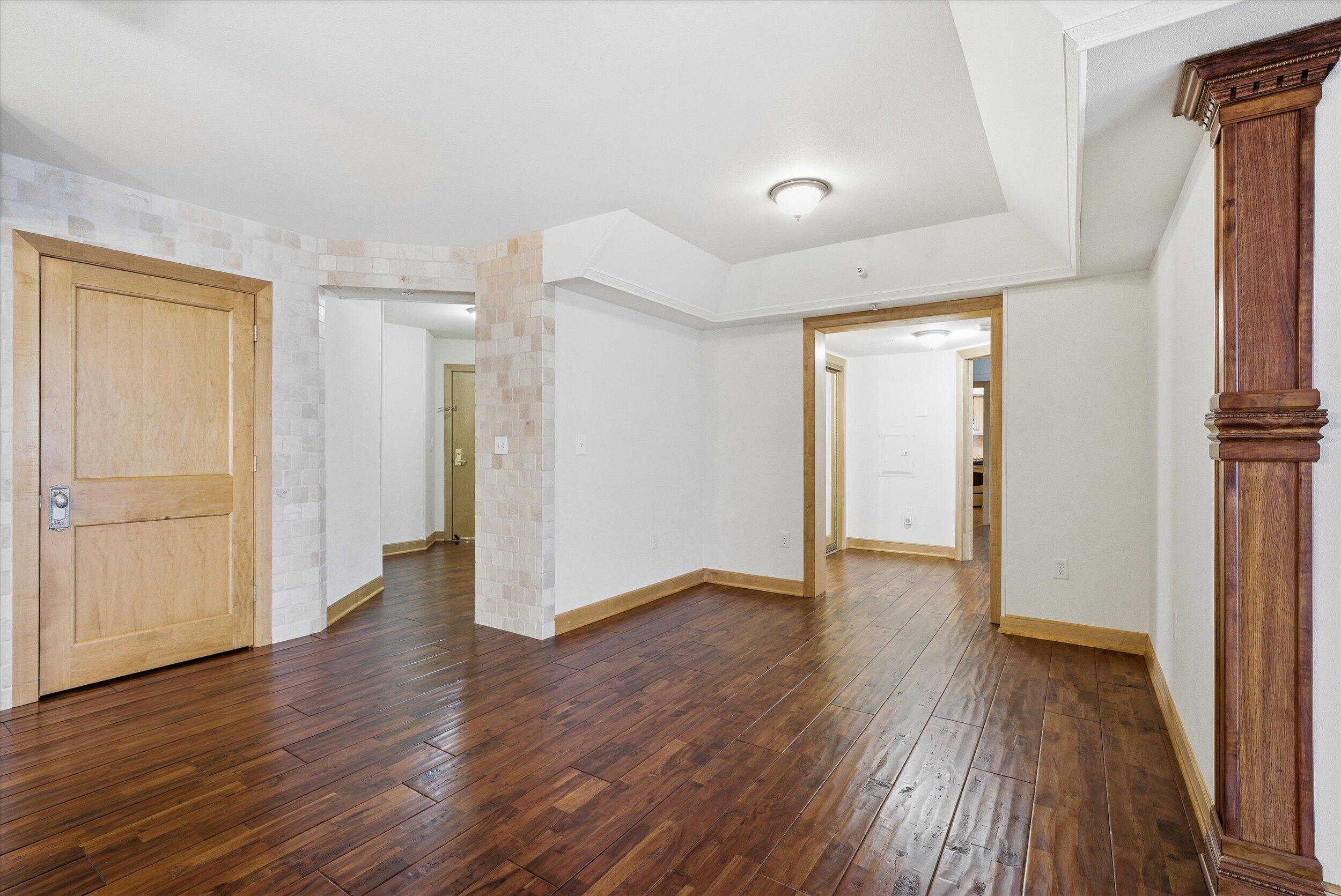 415 Lake Street, Unit 701 Port Washington, WI 53074 - Photo 13 of 31 Dining Area