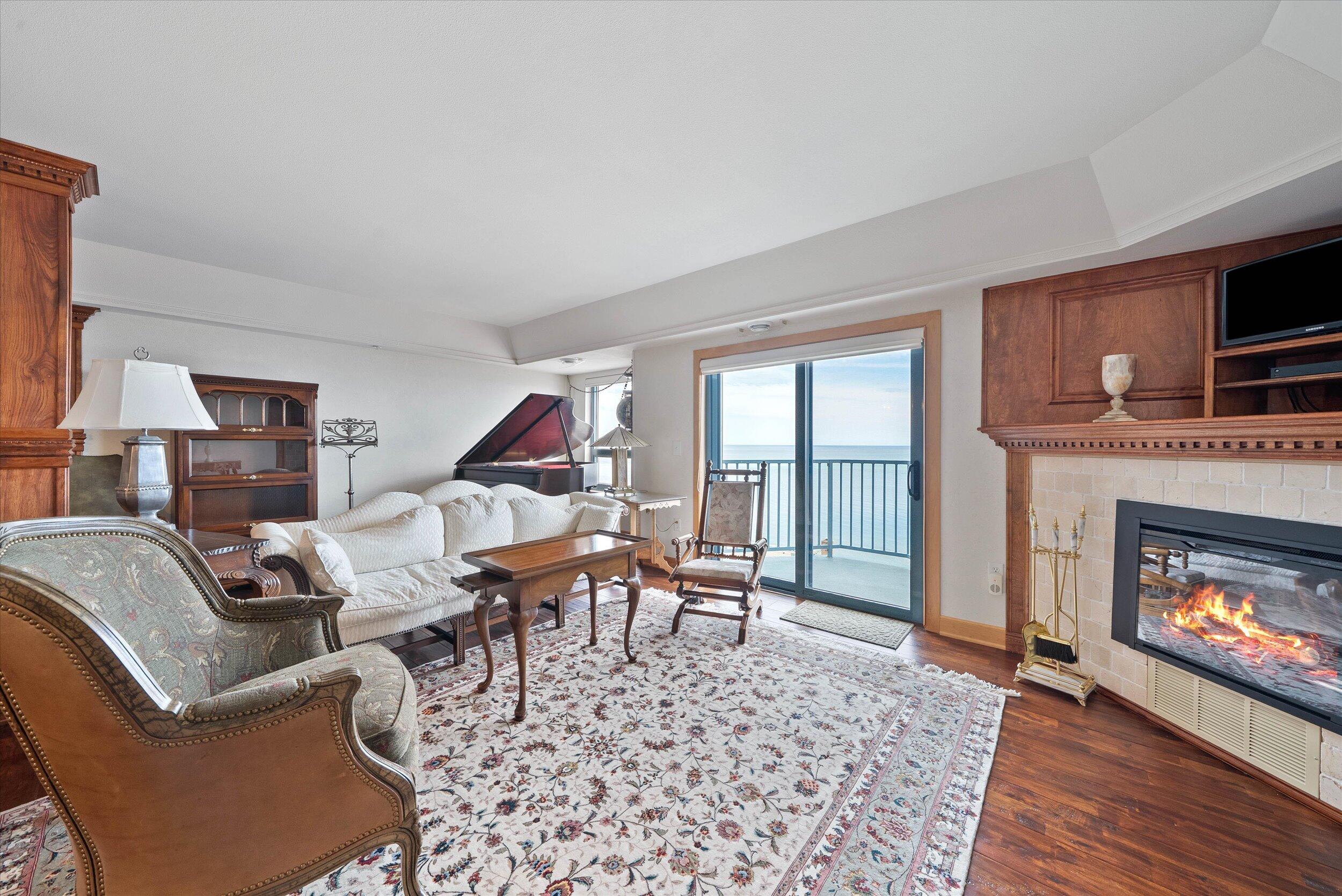 415 Lake Street, Unit 701 Port Washington, WI 53074 - Photo 4 of 16 04-Living Room 701