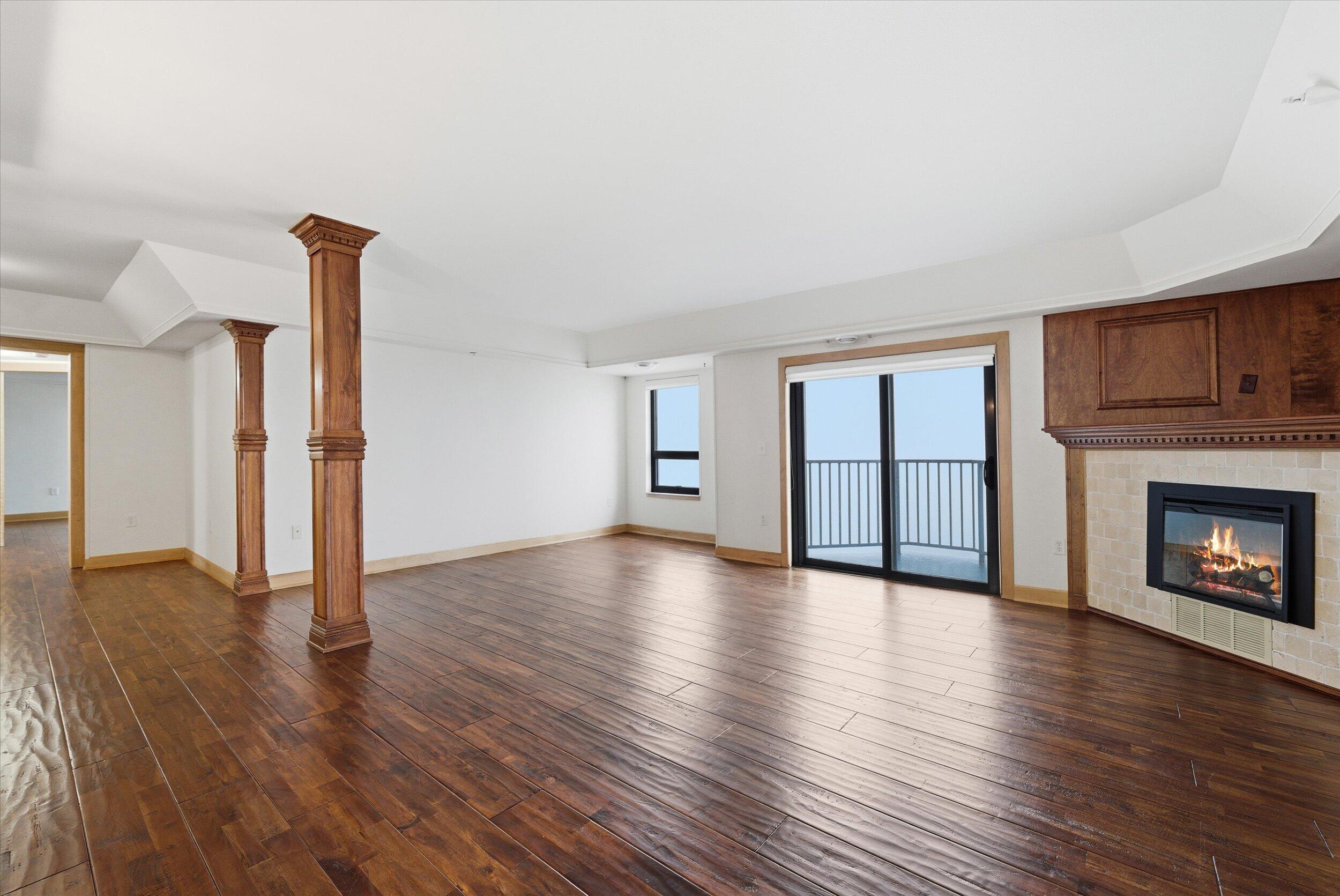 415 Lake Street, Unit 701 Port Washington, WI 53074 - Photo 5 of 31 Open Great room