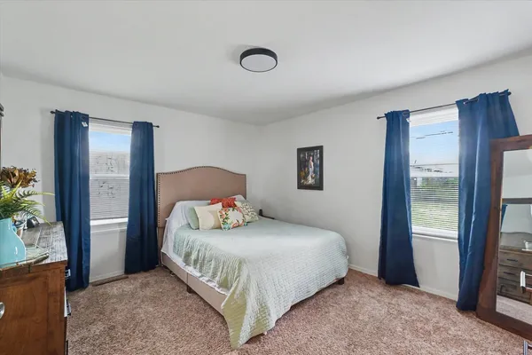 $169,900 | 2405 Lawndale Drive, Champaign, IL 61821