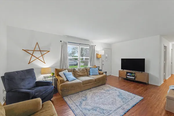 $169,900 | 2405 Lawndale Drive, Champaign, IL 61821