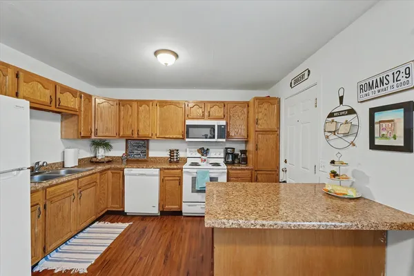 $169,900 | 2405 Lawndale Drive, Champaign, IL 61821