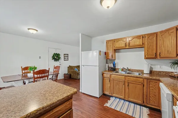 $169,900 | 2405 Lawndale Drive, Champaign, IL 61821