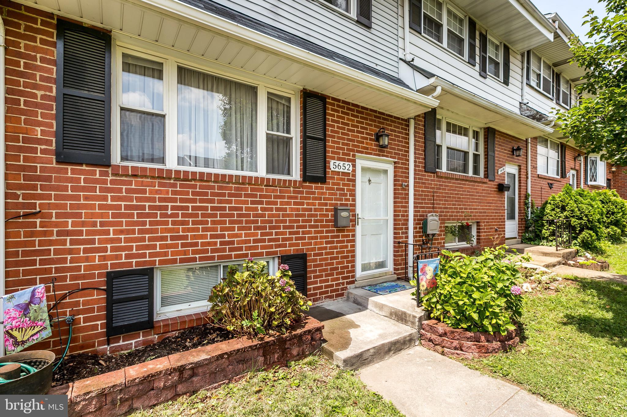 5652 Chelwynd Road Halethorpe, MD 21227 - Photo 2 of 35 Spacious townhome in desirable Huntsmoor