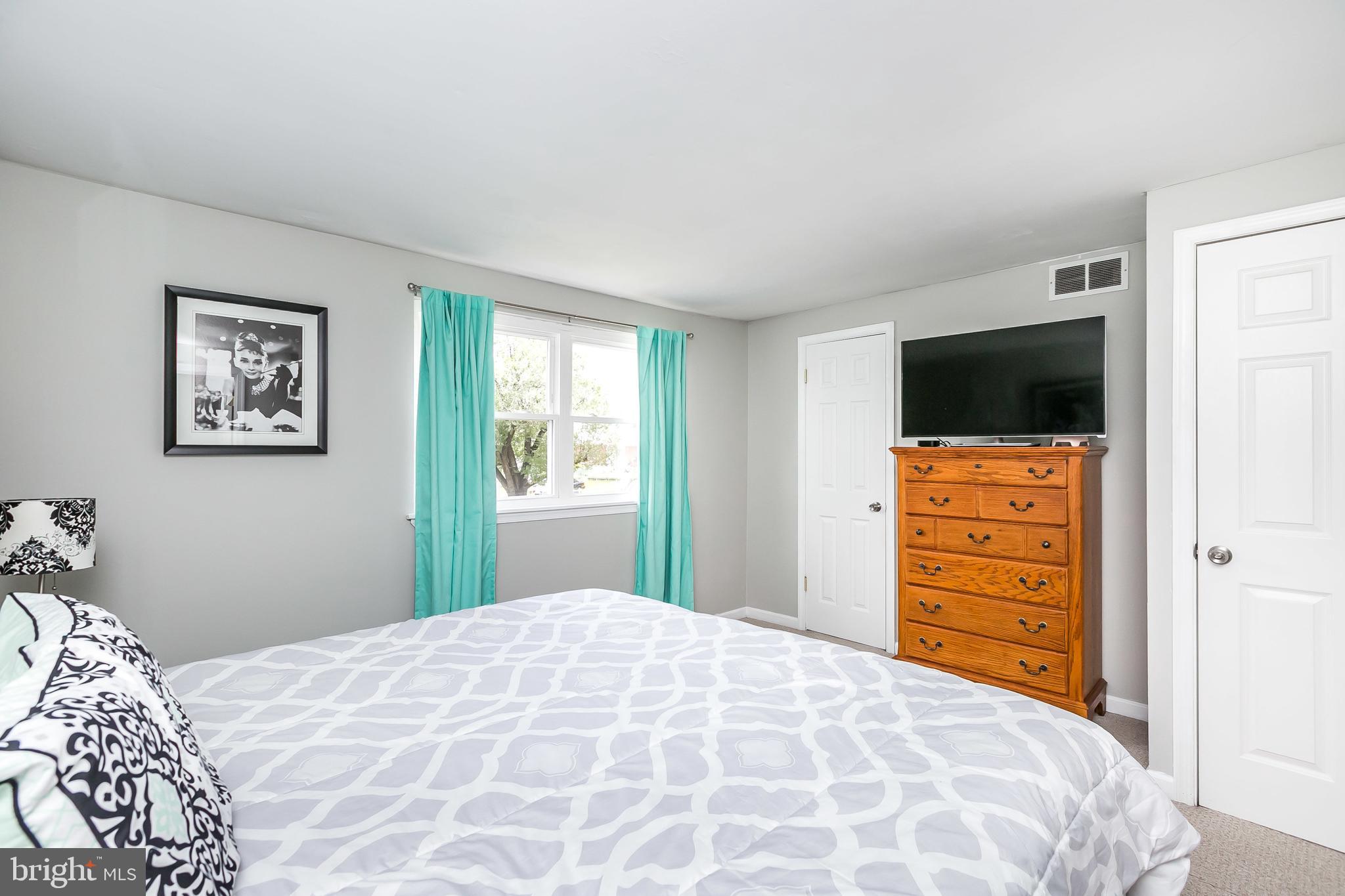5652 Chelwynd Road Halethorpe, MD 21227 - Photo 13 of 35