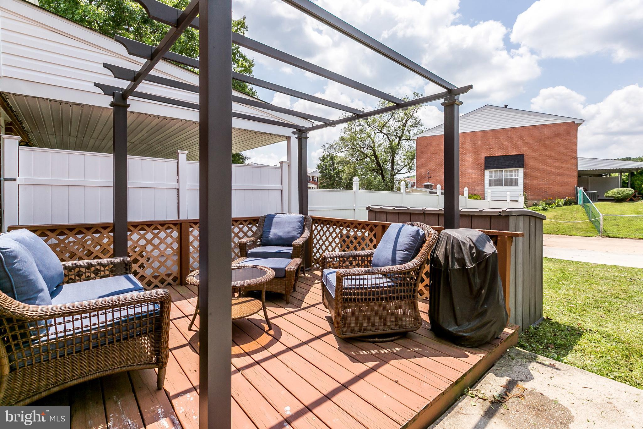 5652 Chelwynd Road Halethorpe, MD 21227 - Photo 29 of 35 Rear deck/patio