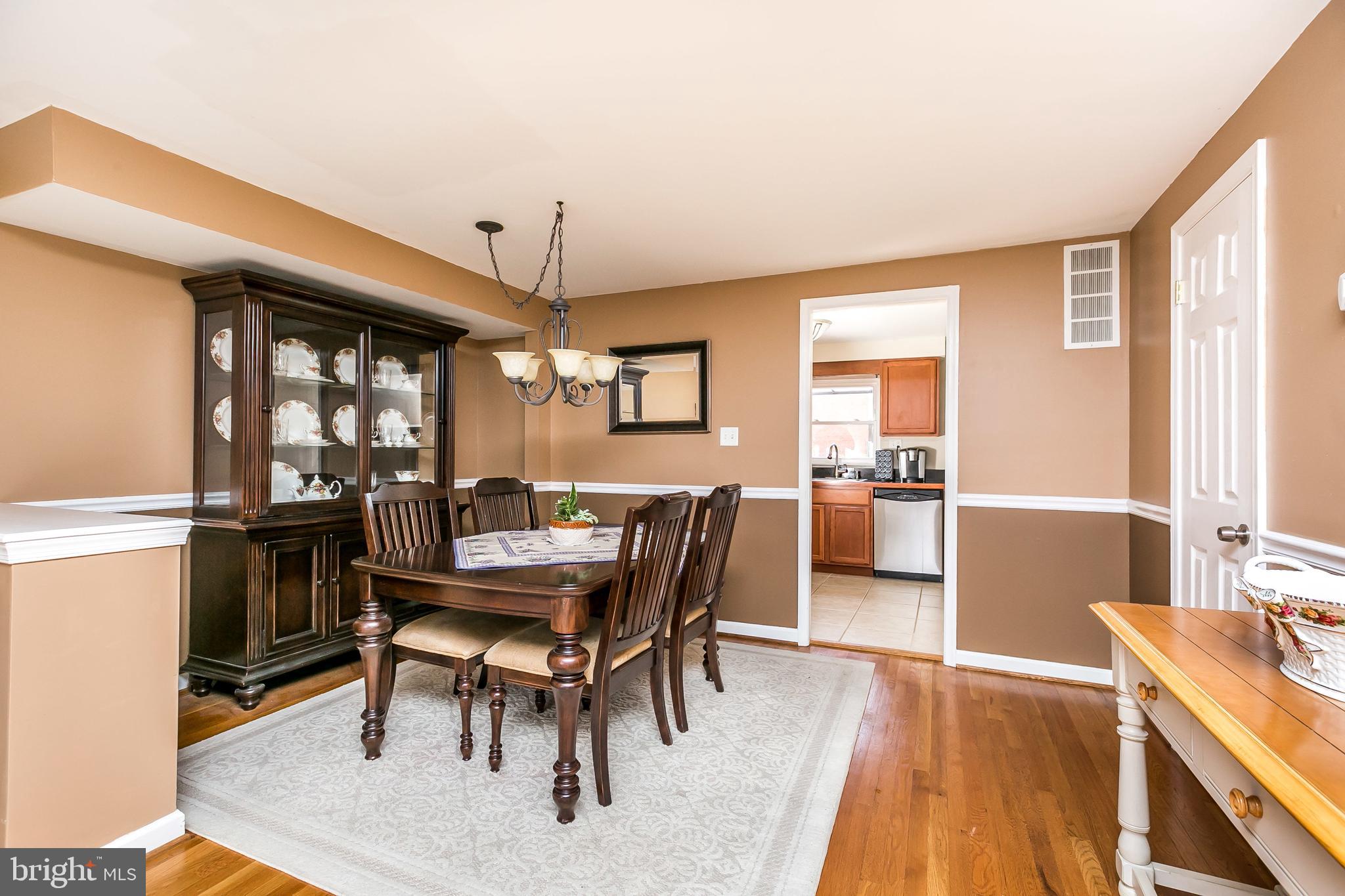 5652 Chelwynd Road Halethorpe, MD 21227 - Photo 6 of 35