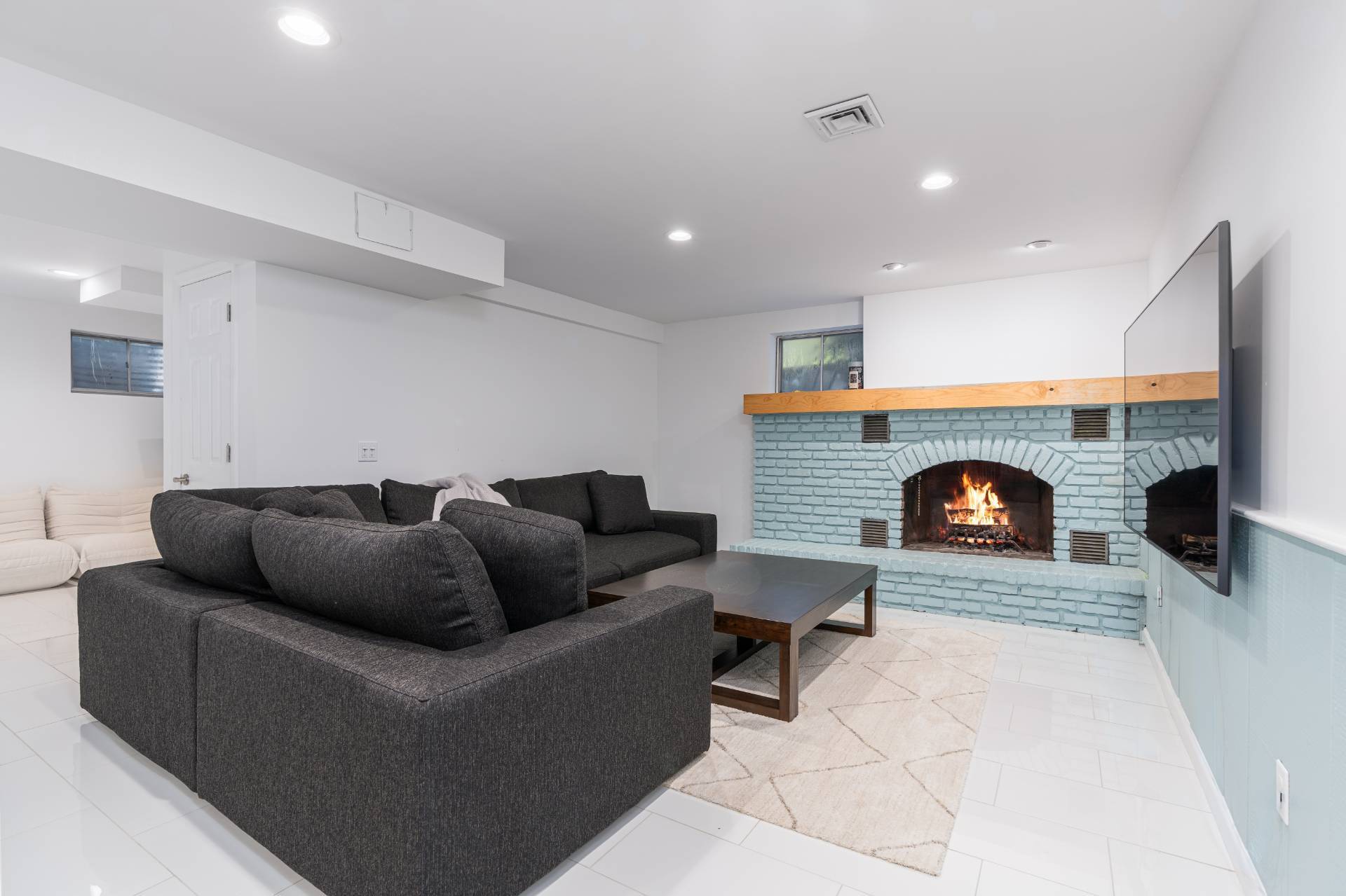 3825 Stars Road East Marion, NY 11939 - Photo 12 of 18 Gallery Image 12