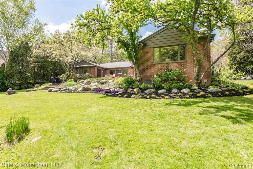 620 Overbrook Road Bloomfield Hills, MI 48302 - Photo 9 of 34