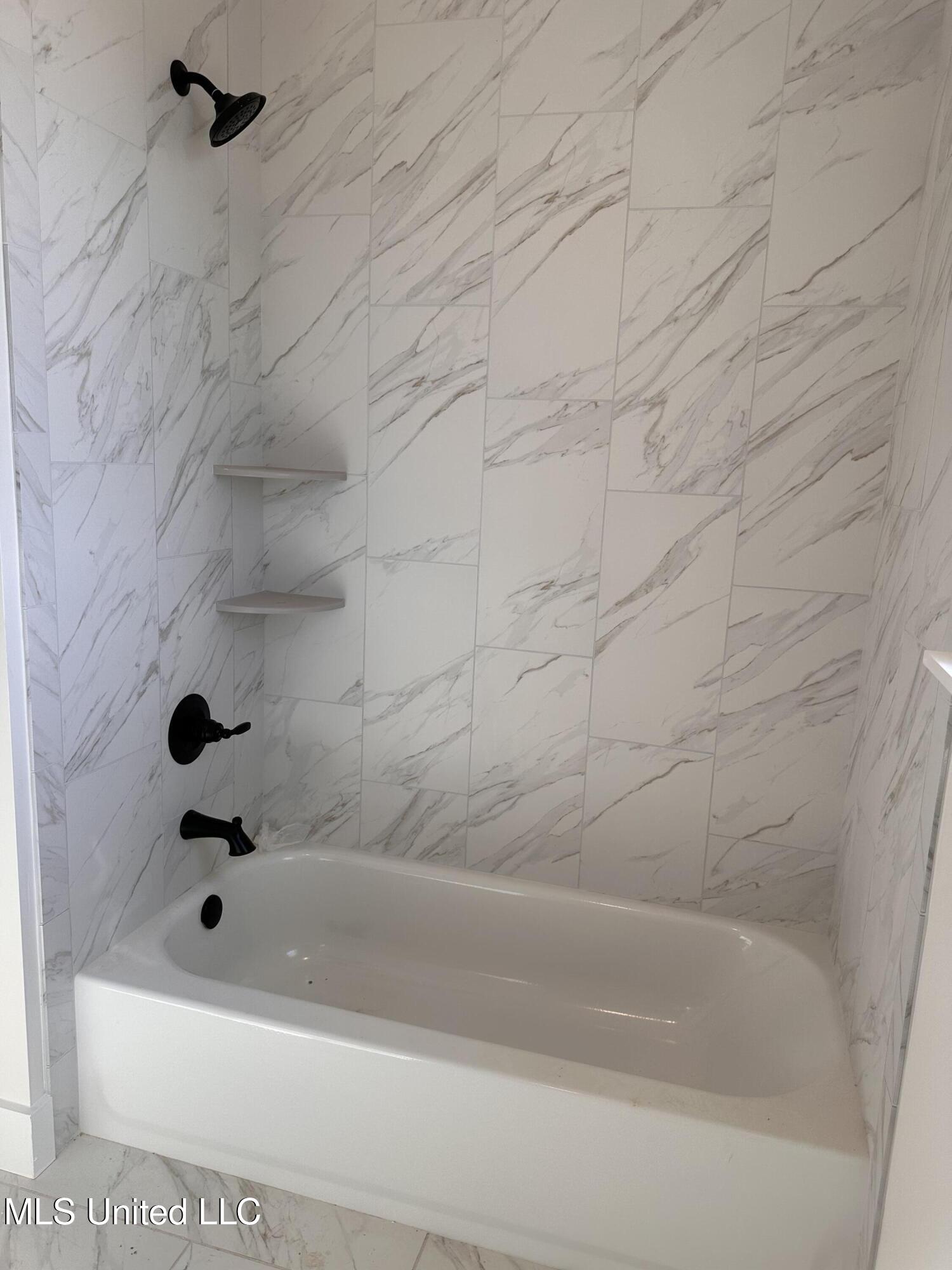 4391 Brooke Drive Nesbit, MS 38651 - Photo 26 of 27 2nd bath