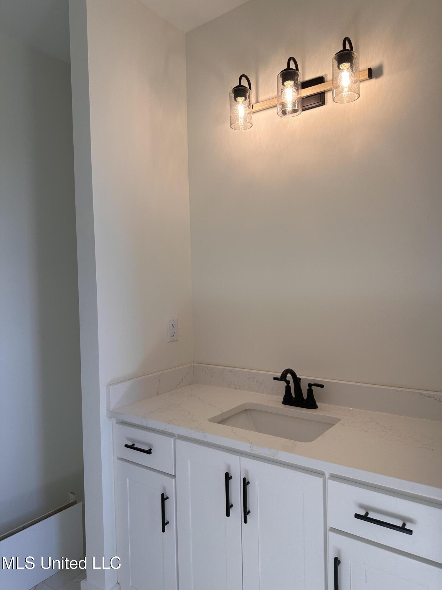 4391 Brooke Drive Nesbit, MS 38651 - Photo 27 of 27 2nd Bath