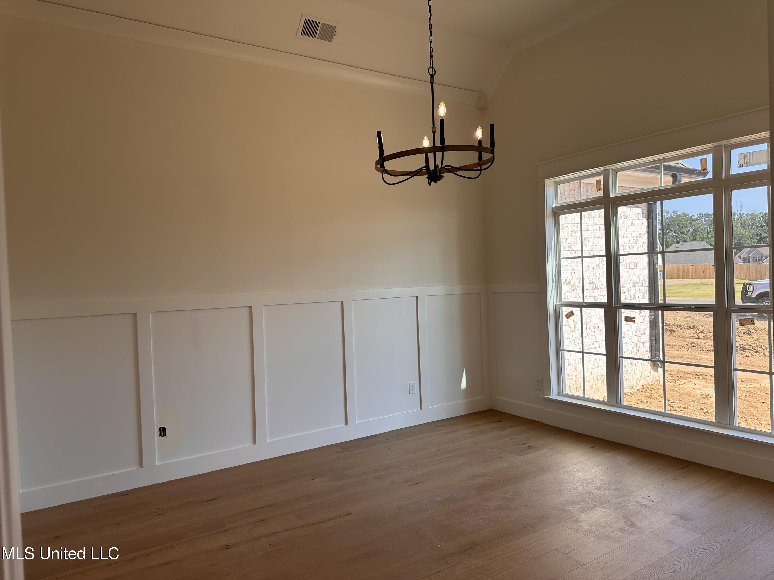 4391 Brooke Drive Nesbit, MS 38651 - Photo 8 of 27 Dining Room