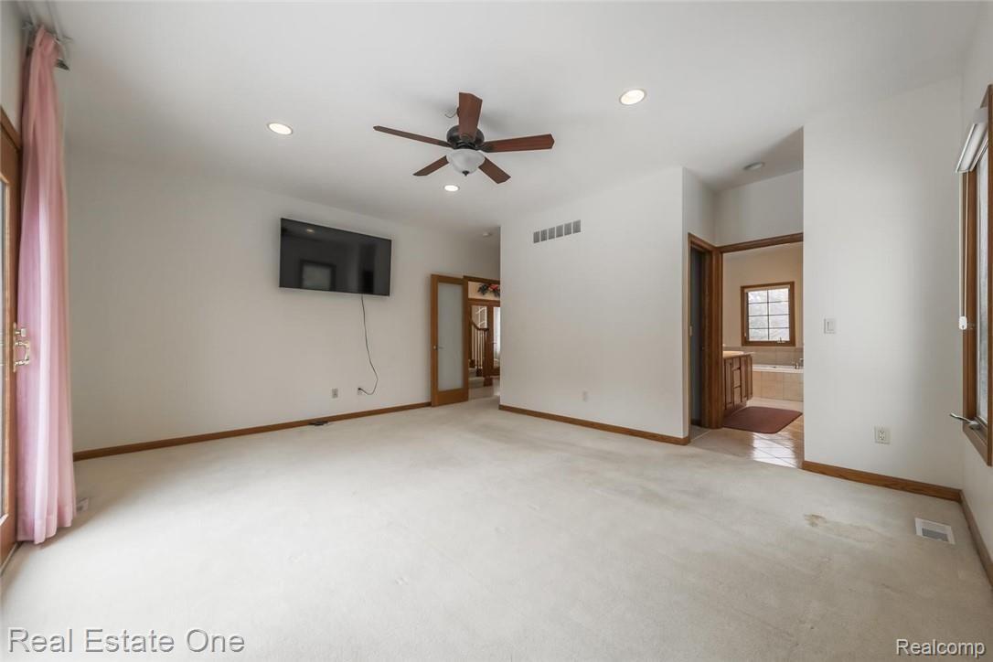 322 North Tipsico Lake Road Highland, MI 48357 - Photo 23 of 49 23-Tipsico.jpg