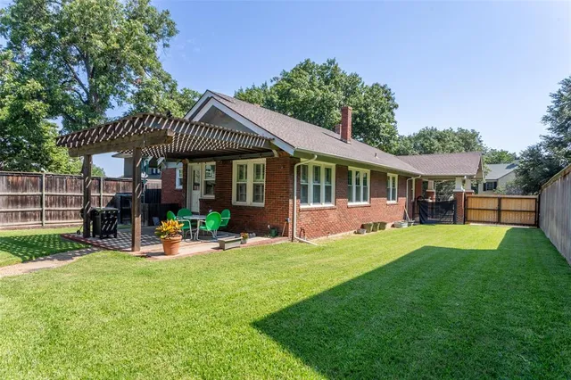 $660,000 | 1204 Virginia Place, Fort Worth, TX 76107