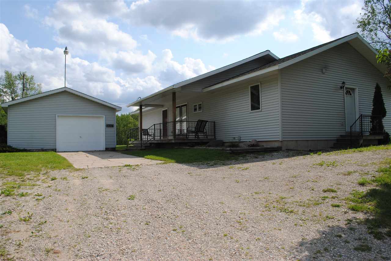 1304 East 46 Road Cadillac, MI 49601 - Photo 4 of 43 1801866-3.JPG