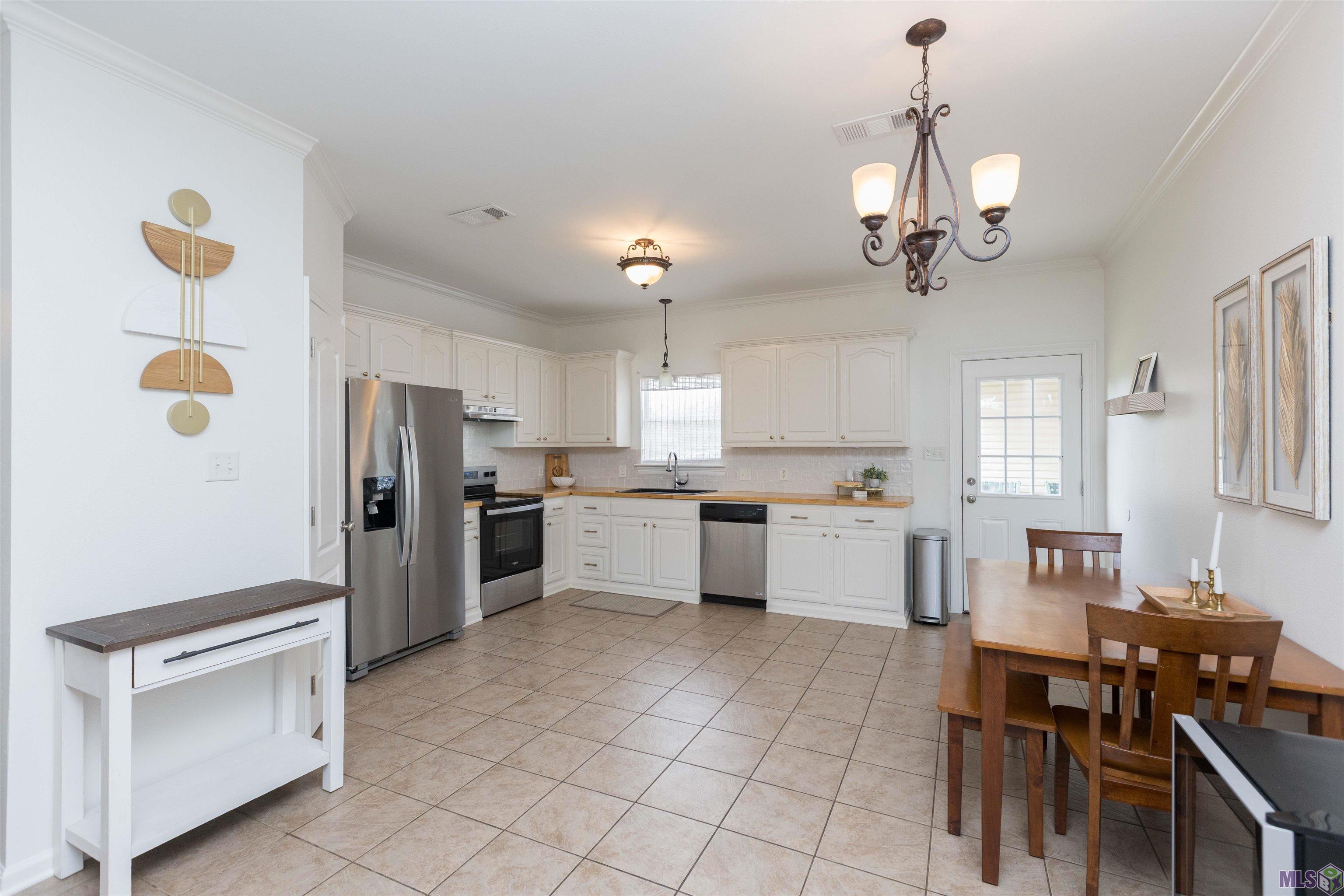 33827 Perkins Crossing Road Walker, LA 70785 - Photo 2 of 23