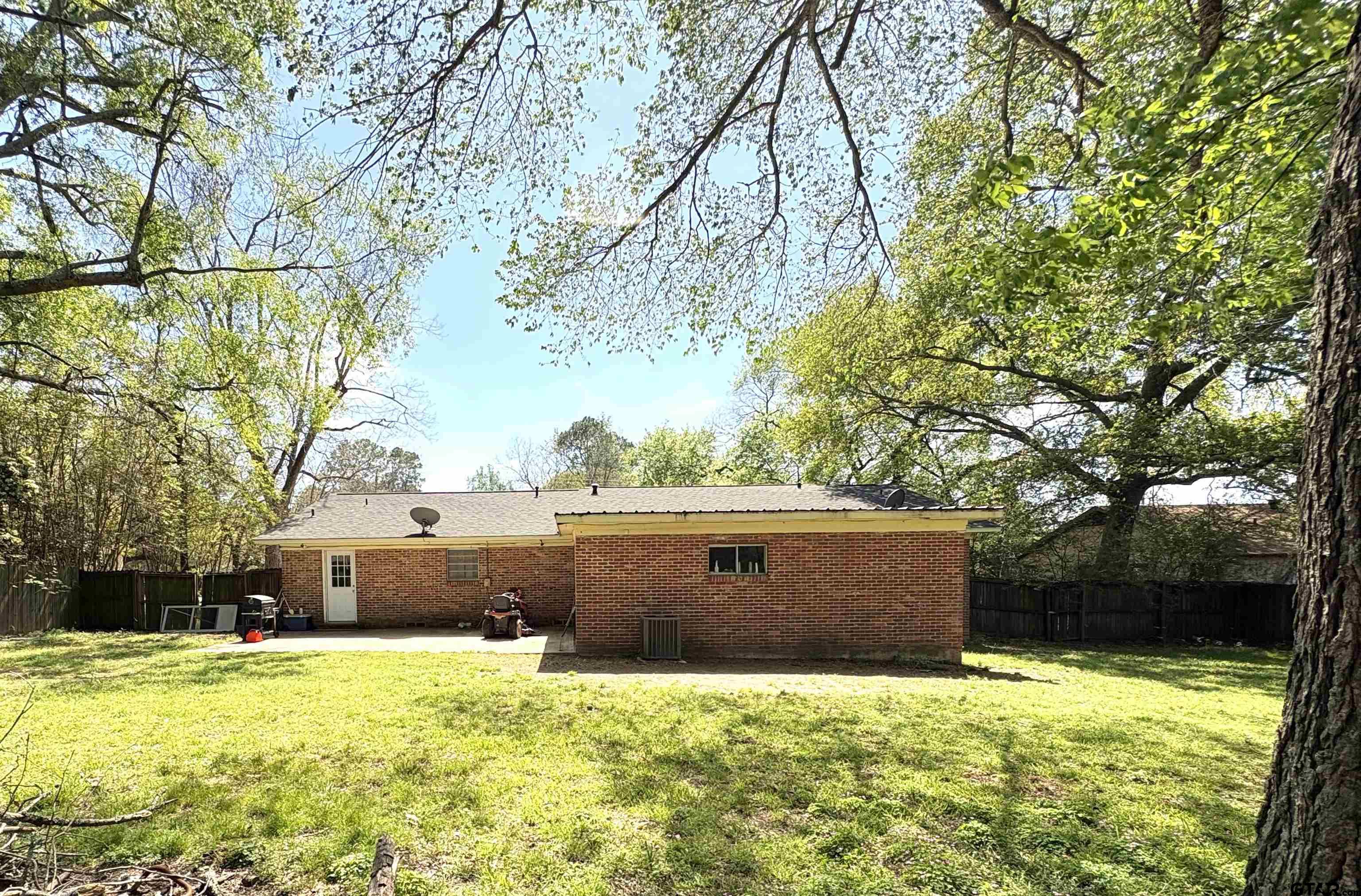 409 East Main Street Omaha, TX 75571 - Photo 3 of 15
