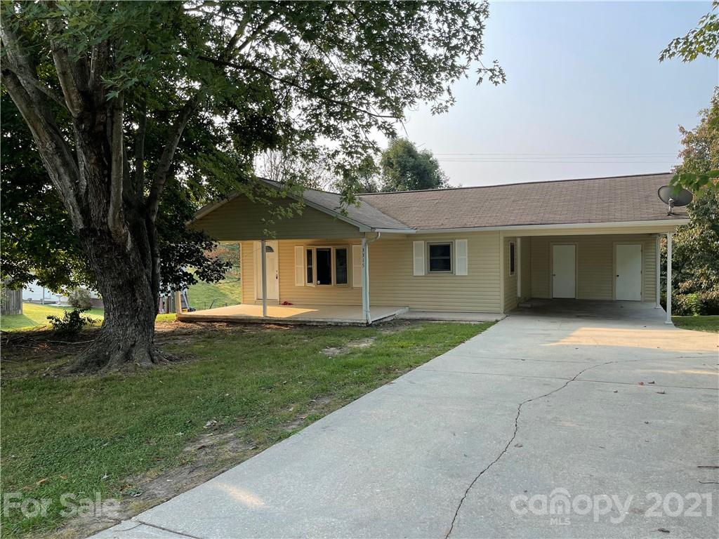 3315 Sheely Road Lenoir, NC 28645 - Photo 4 of 15 Gallery Image 4