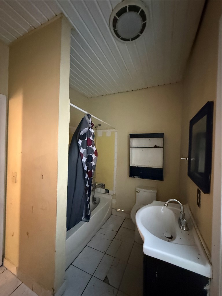 9 Hoeltzer Street Rochester, NY 14605 - Photo 13 of 19