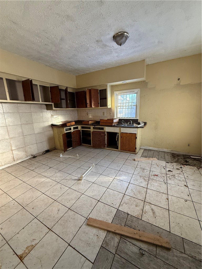 9 Hoeltzer Street Rochester, NY 14605 - Photo 14 of 19