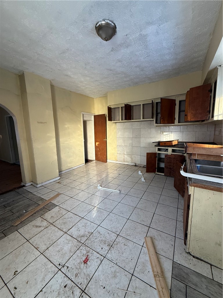 9 Hoeltzer Street Rochester, NY 14605 - Photo 15 of 19