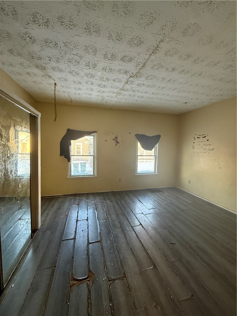 9 Hoeltzer Street Rochester, NY 14605 - Photo 4 of 19