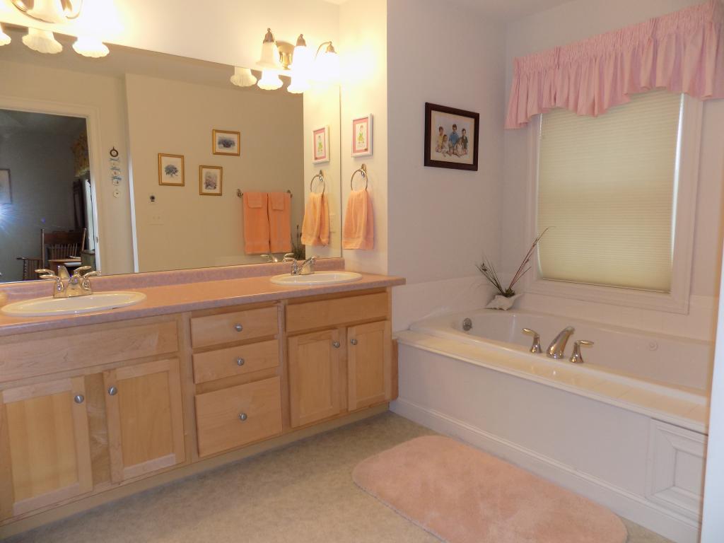 243 Drakeside Road, Unit 4 Hampton, NH 03842 - Photo 13 of 24