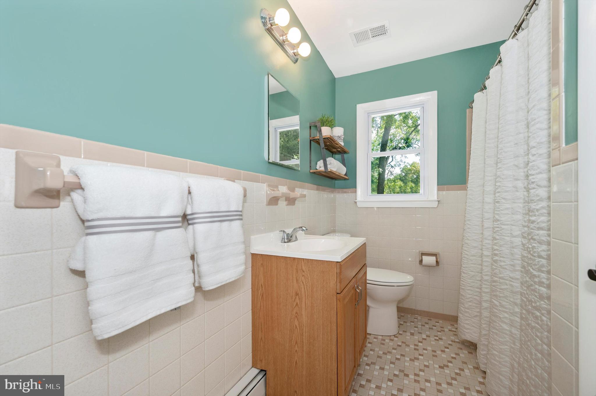 5615 Jefferson Boulevard Frederick, MD 21703 - Photo 20 of 38 Hall Full Bath