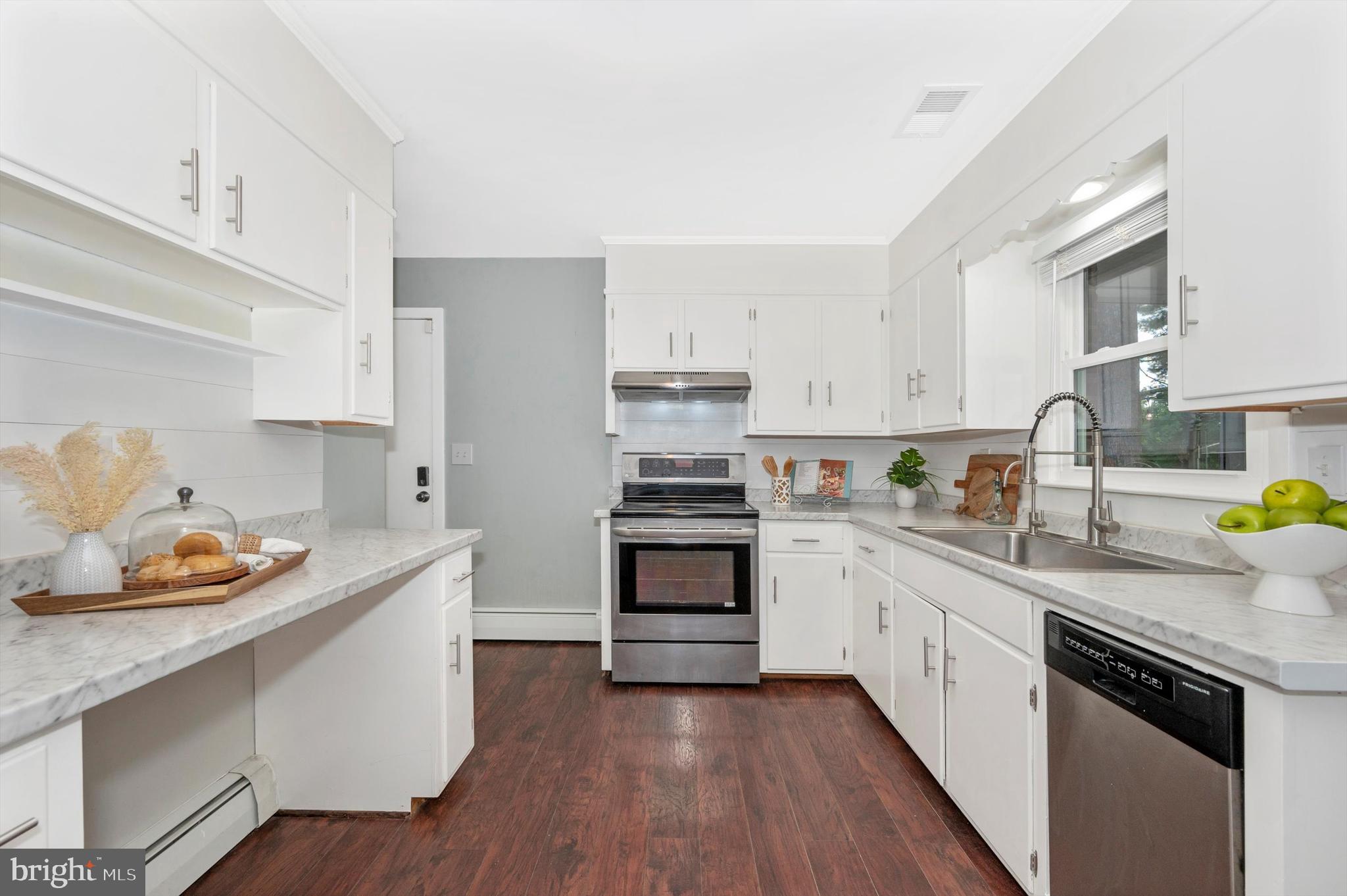5615 Jefferson Boulevard Frederick, MD 21703 - Photo 9 of 38 Kitchen