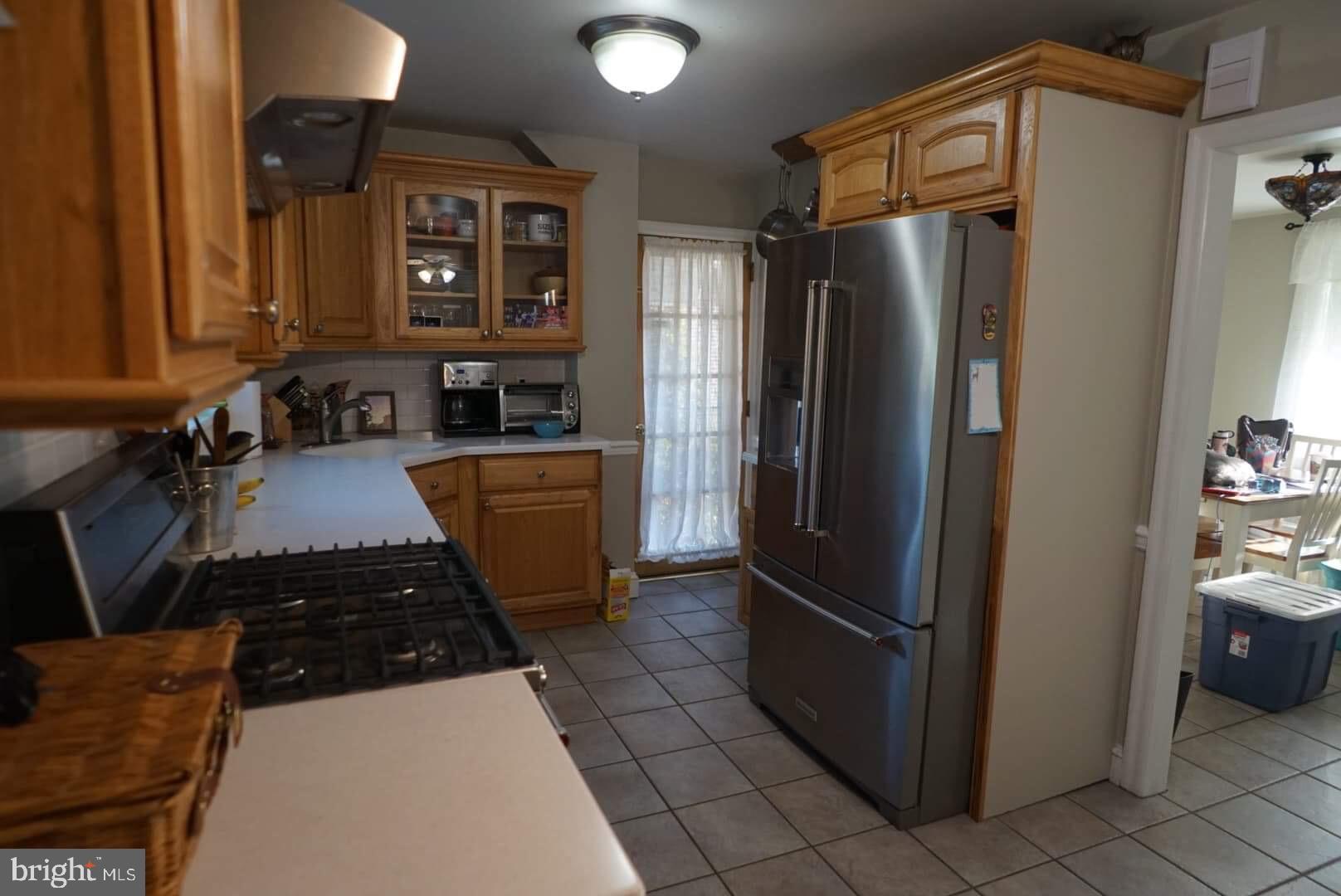 241 Rodmor Road Havertown, PA 19083 - Photo 4 of 20