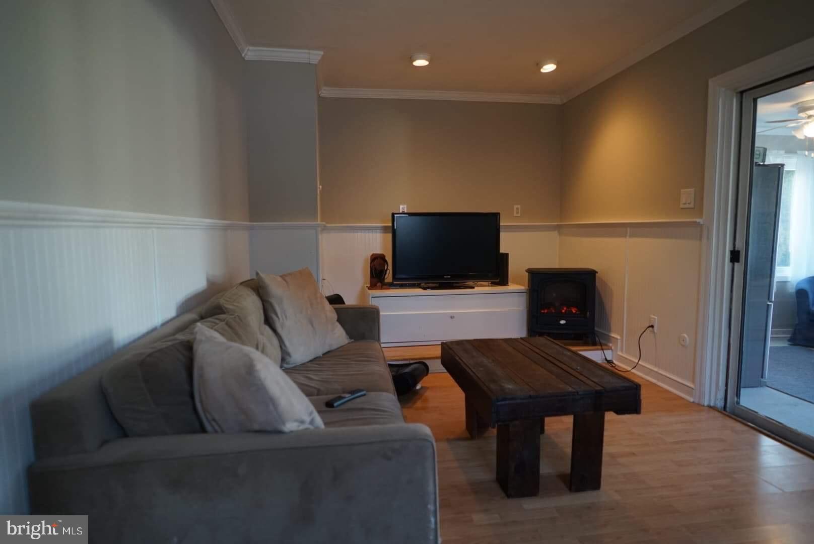 241 Rodmor Road Havertown, PA 19083 - Photo 10 of 20