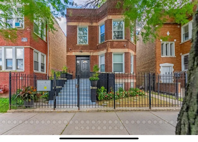 $1,750 | 6241 South Troy Street, Unit 2, Chicago, IL 60629