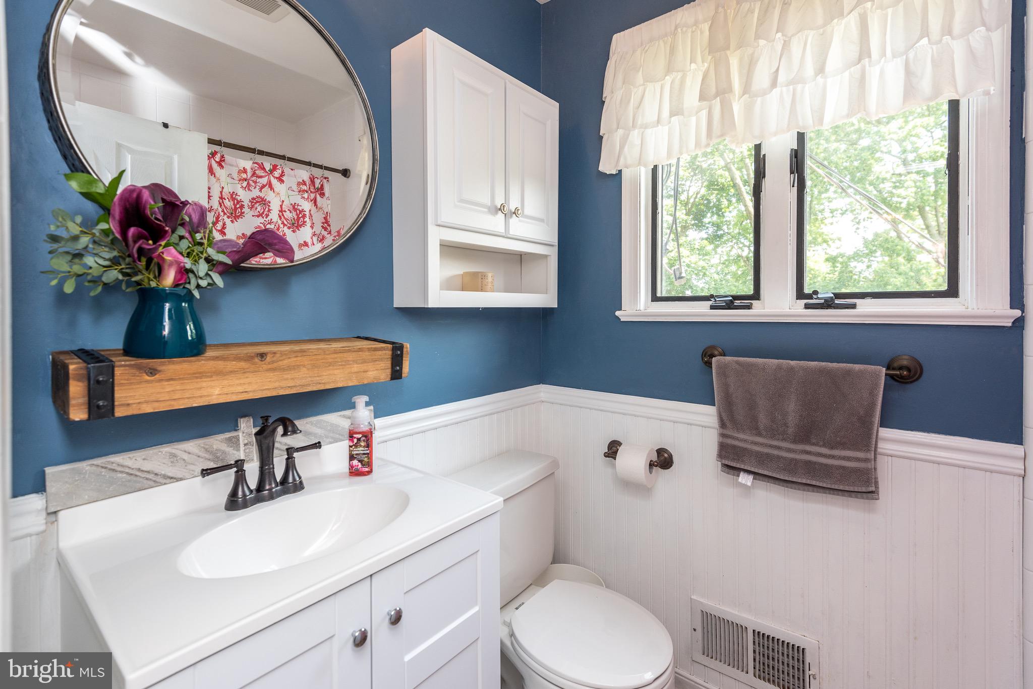 387 South Norristown Road Warminster, PA 18974 - Photo 16 of 39 shared hall full bath