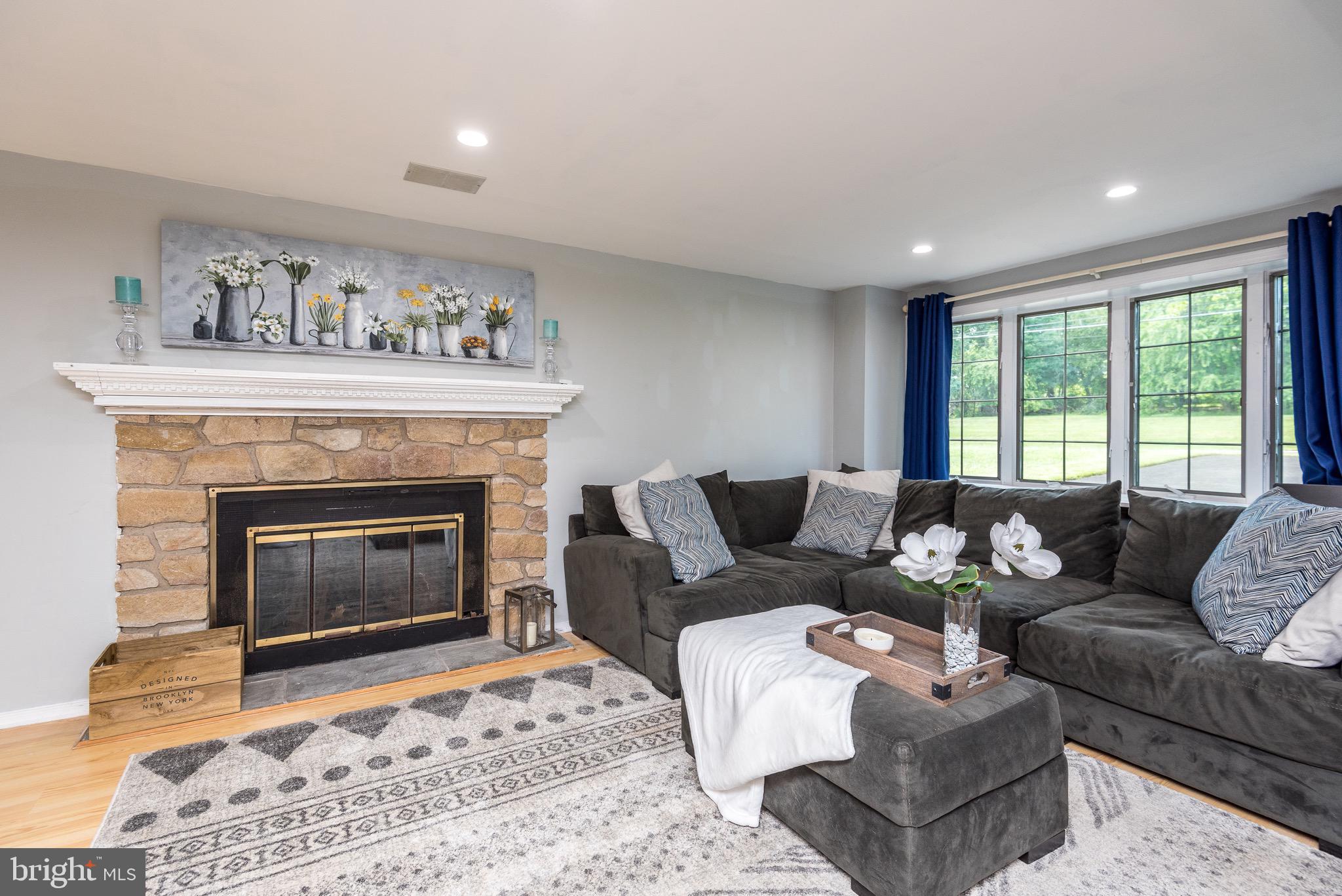 387 South Norristown Road Warminster, PA 18974 - Photo 21 of 39 cozy, bright space `