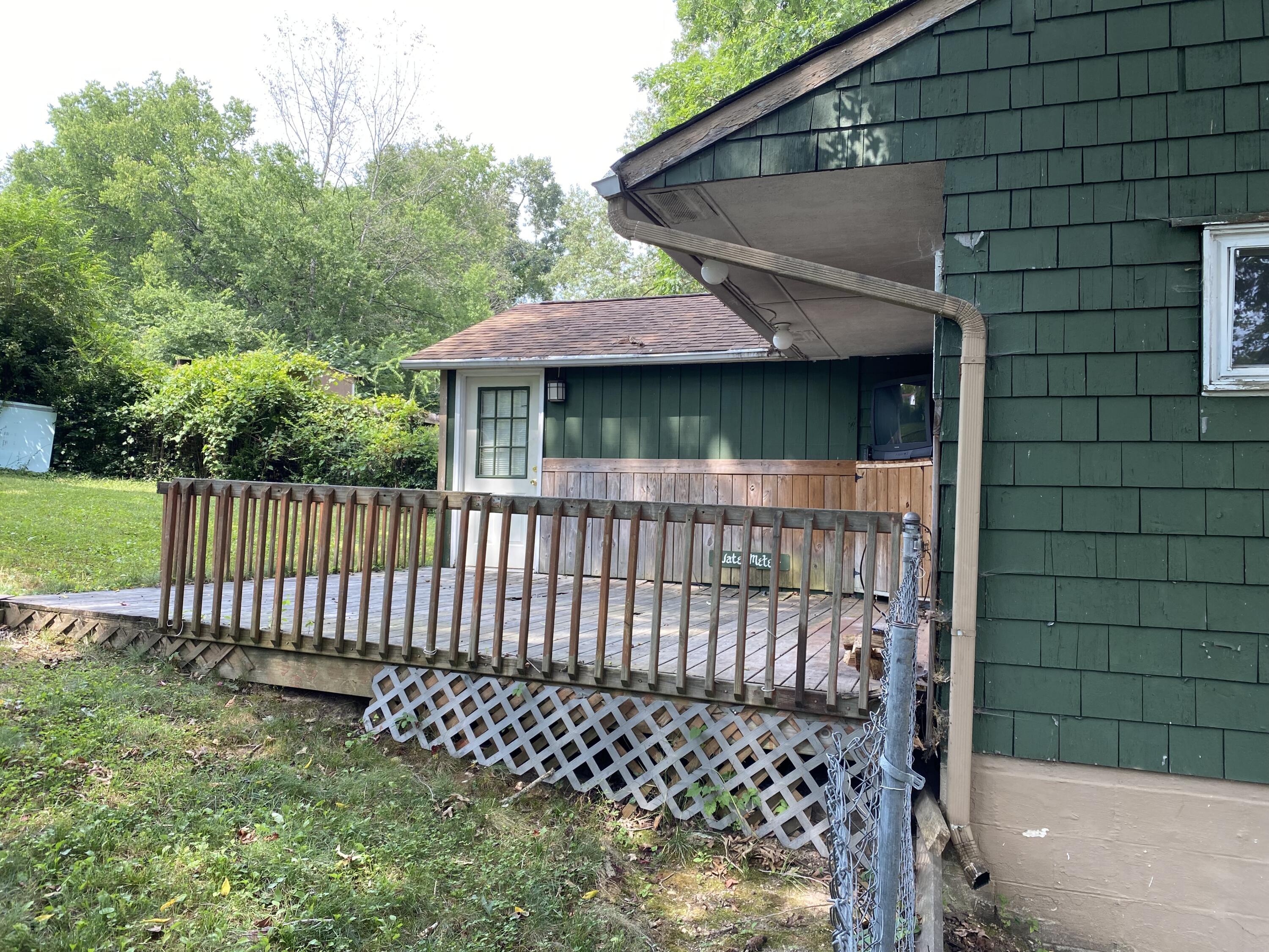 141 Johnson Road Oak Ridge, TN 37830 - Photo 3 of 12 Johnson back