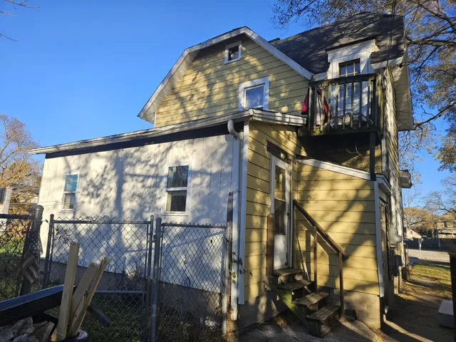 $134,900 | 1430 Douglas Avenue, Racine, WI 53404