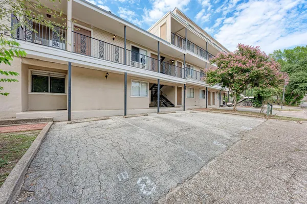 $1,200 | 1010 West 23rd Street, Unit 6, Austin, TX 78705