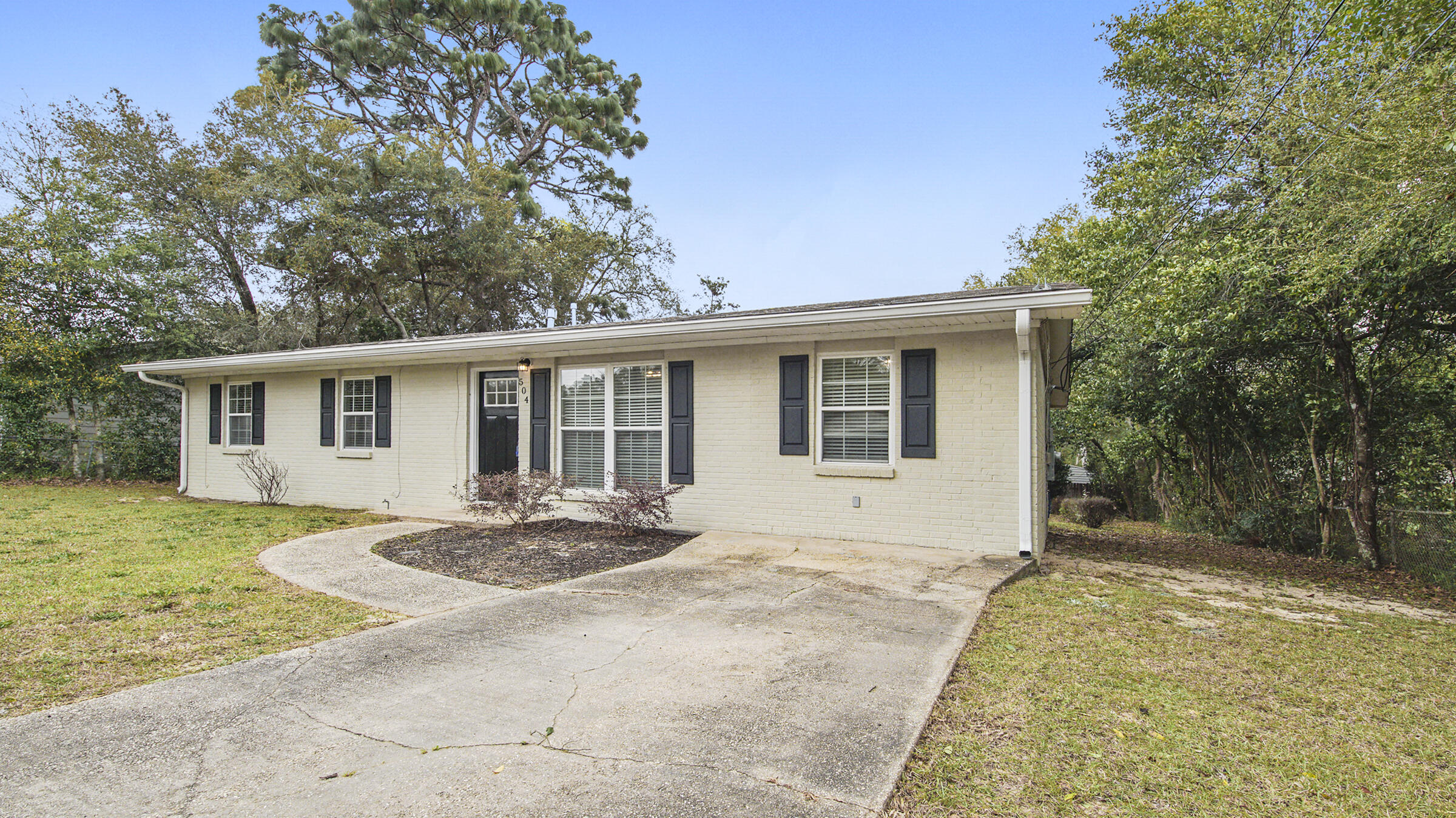 504 Forrest Court Crestview, FL 32539 - Photo 1 of 26 Gallery Image 1