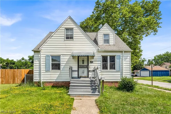 $1,350 | 13702 Wainstead Avenue, Cleveland, OH 44111