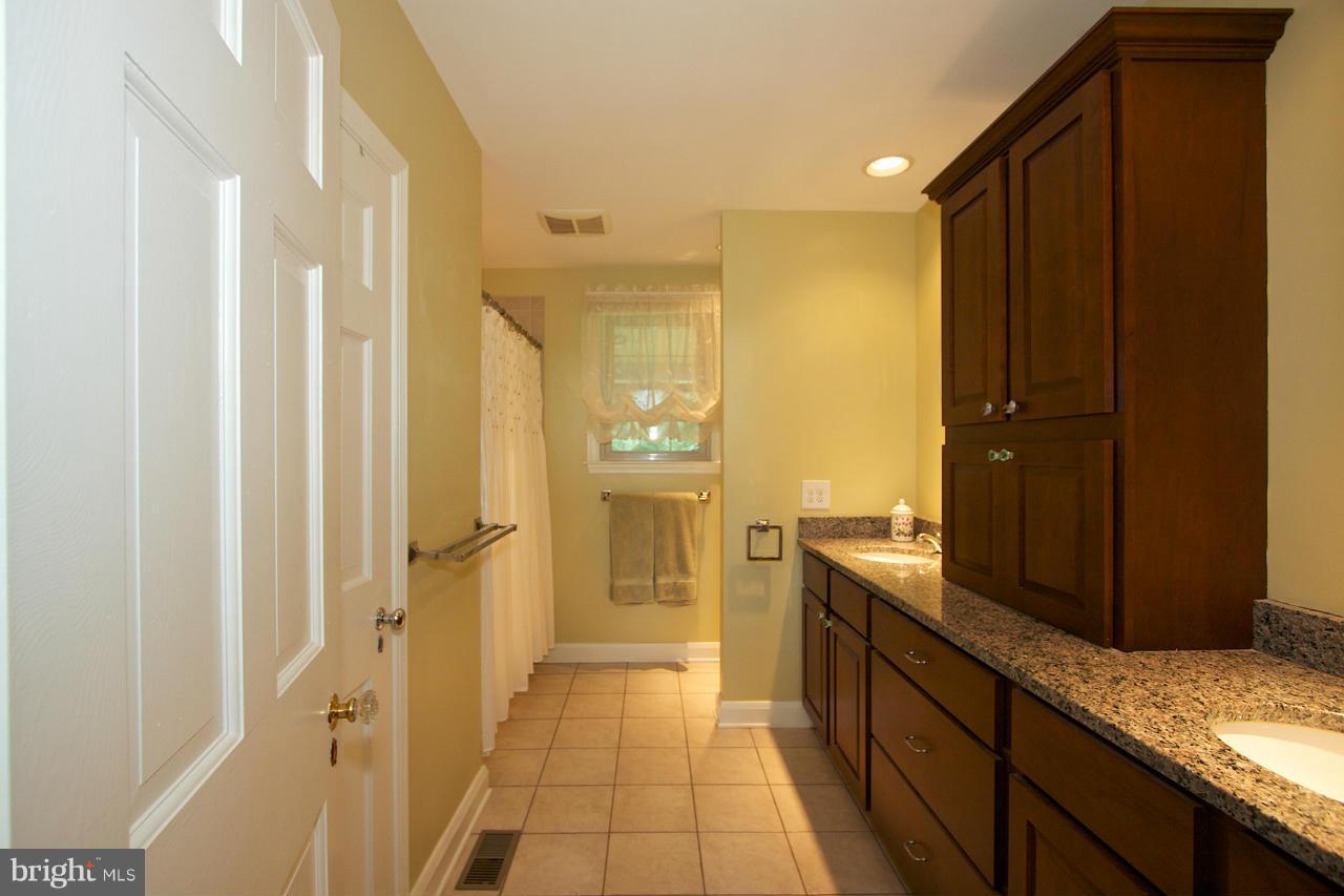 5607 Williams Road Hydes, MD 21082 - Photo 13 of 29 Bath (Master)