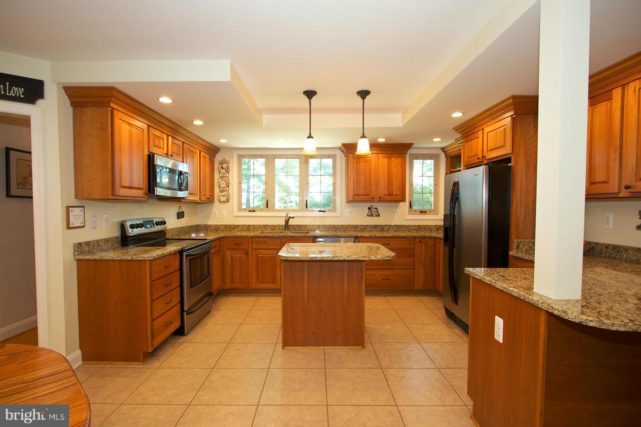 5607 Williams Road Hydes, MD 21082 - Photo 6 of 29 Kitchen