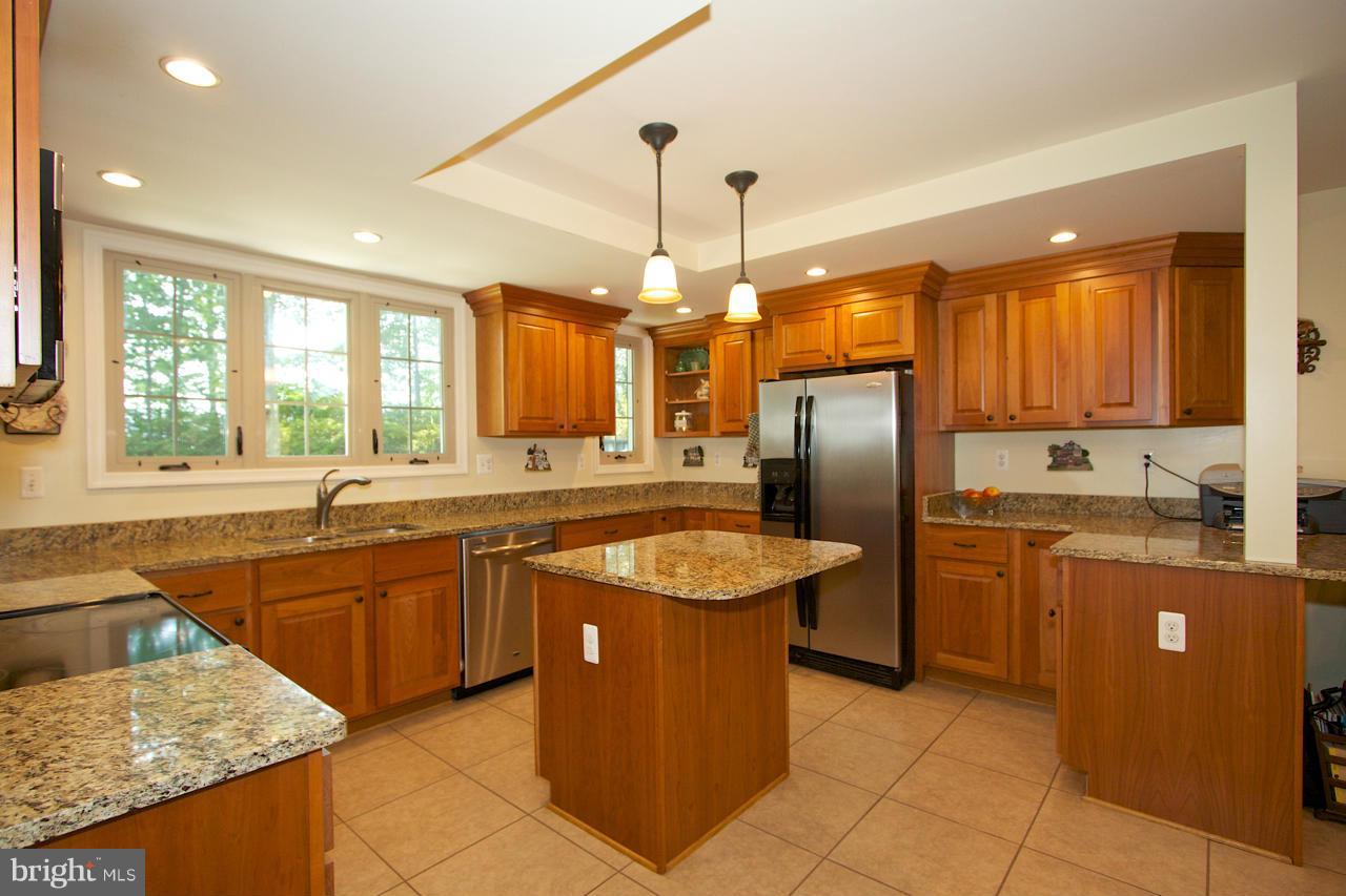 5607 Williams Road Hydes, MD 21082 - Photo 7 of 29 Kitchen
